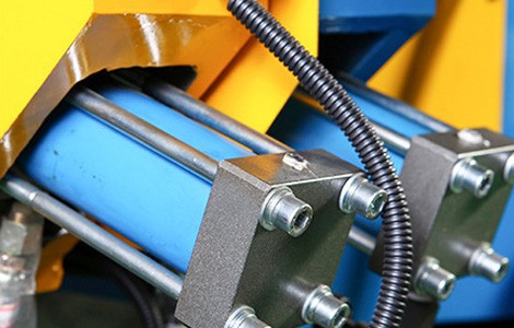 What are the types and uses of hardware cutting tools required for shearing machines